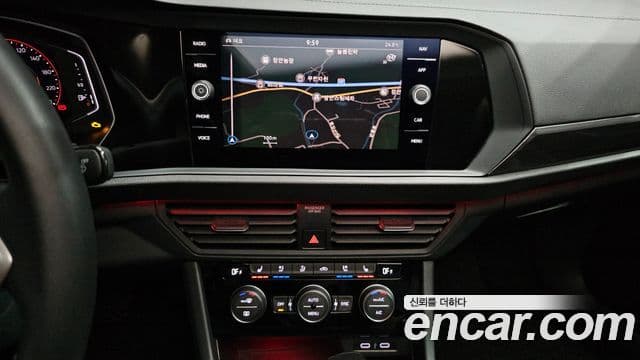 Volkswagen Jetta 2022 — Şəkil 16/20