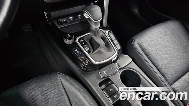 Kia Seltos 2023 — Şəkil 7/20