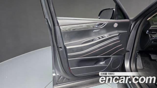 Genesis GV80 2022 — Şəkil 30/38