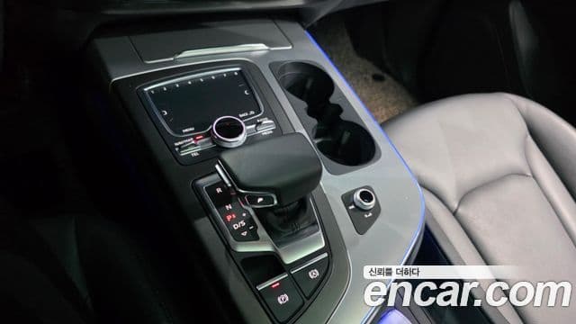 Audi Q7 2019 — Şəkil 9/20