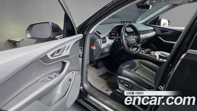 Audi Q7 2019 — Şəkil 10/20