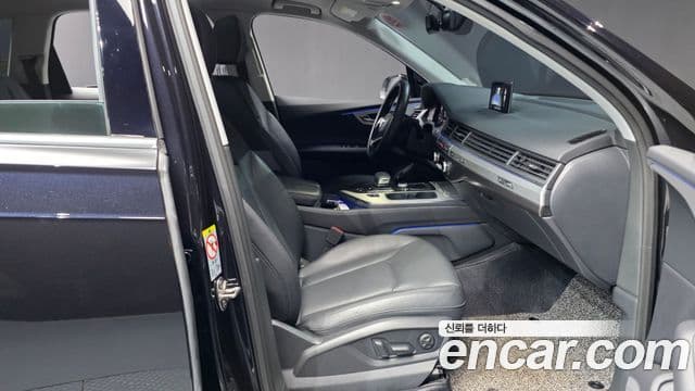 Audi Q7 2019 — Şəkil 11/20