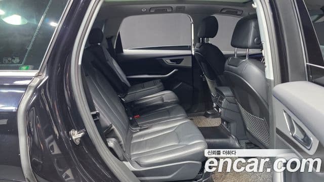 Audi Q7 2019 — Şəkil 12/20