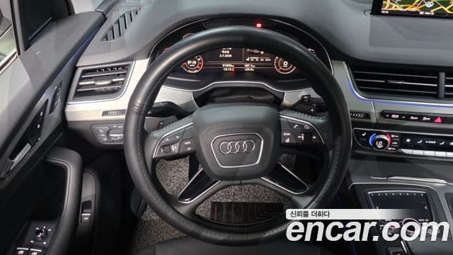 Audi Q7 2019 — Şəkil 13/20