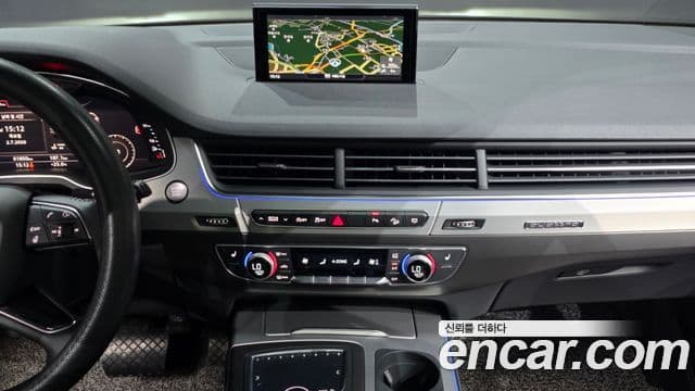 Audi Q7 2019 — Şəkil 14/20