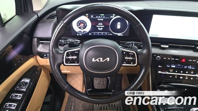 Kia Carnival 2022 — фото 14 из 20