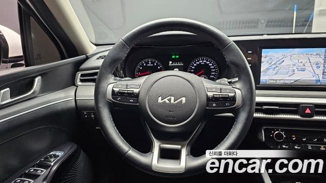 Kia K5 2023 — Şəkil 12/20