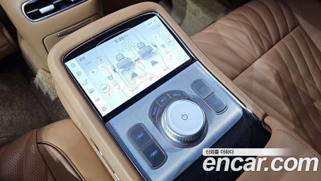Genesis G90 2022 — Photo 26/38