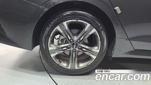 Kia K5 2022 — ფოტო 5/20