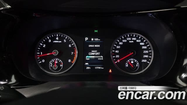 Kia K5 2022 — ფოტო 8/20