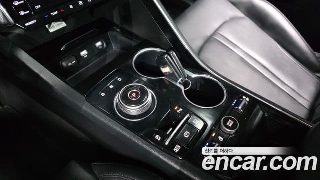 Kia K5 2022 — ფოტო 9/20