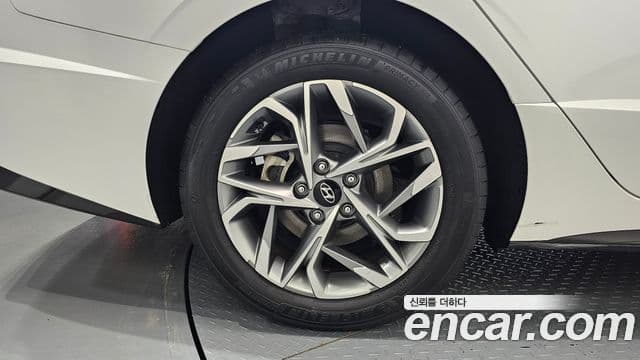 Hyundai Sonata 2019 — ფოტო 5/20