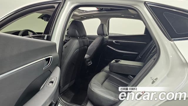 Hyundai Sonata 2019 — ფოტო 11/20