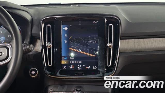 Volvo XC40 2020 — фото 14 из 20