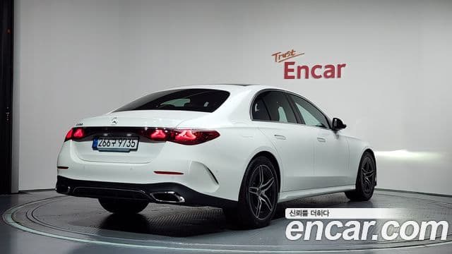 Mercedes-Benz E-Class 2025 — Фото 2/20