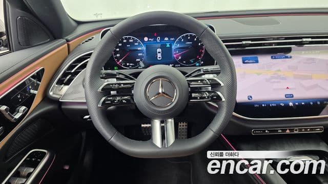 Mercedes-Benz E-Class 2025 — Фото 13/20