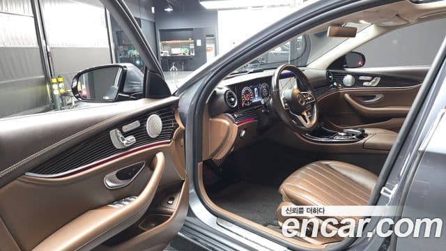 Mercedes-Benz E-Class 2020 — Şəkil 10/20