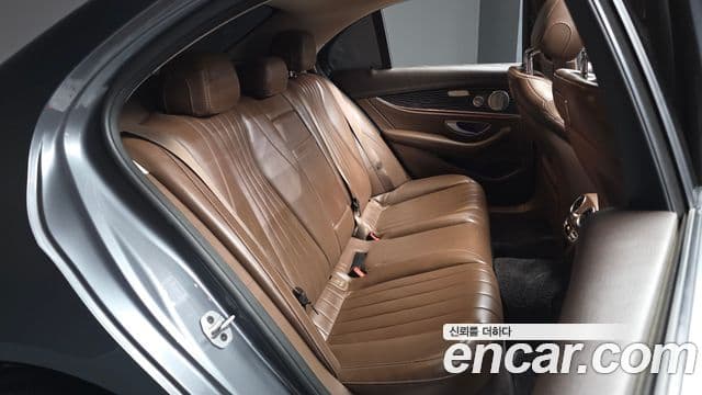 Mercedes-Benz E-Class 2020 — Şəkil 12/20