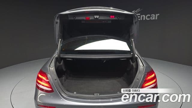 Mercedes-Benz E-Class 2020 — Şəkil 20/20