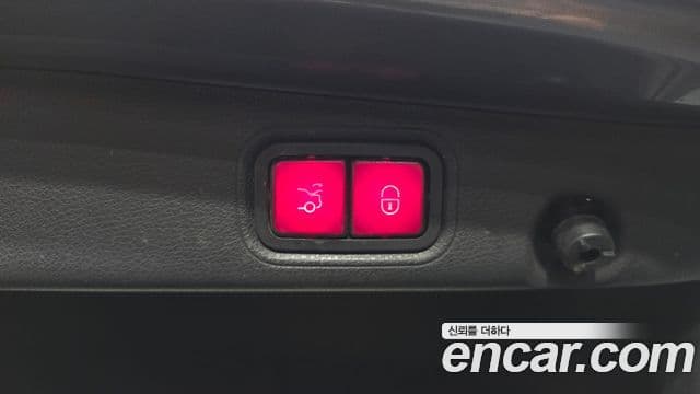 Mercedes-Benz E-Class 2020 — Photo 4/32