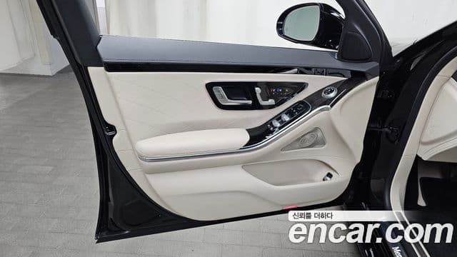 Mercedes-Benz S-Class 2021 — Photo 15/33