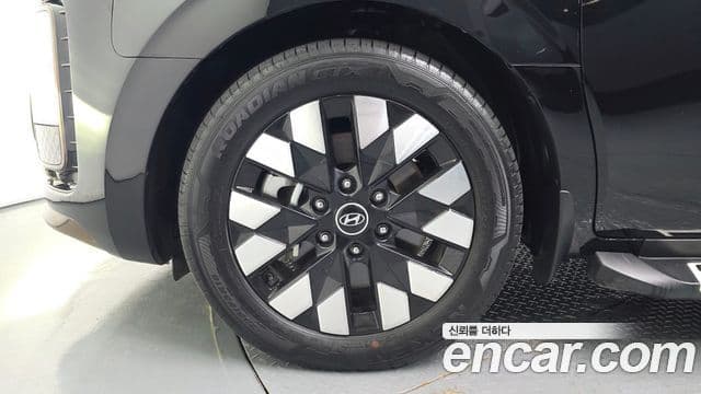 Hyundai Staria 2025 — ფოტო 5/20