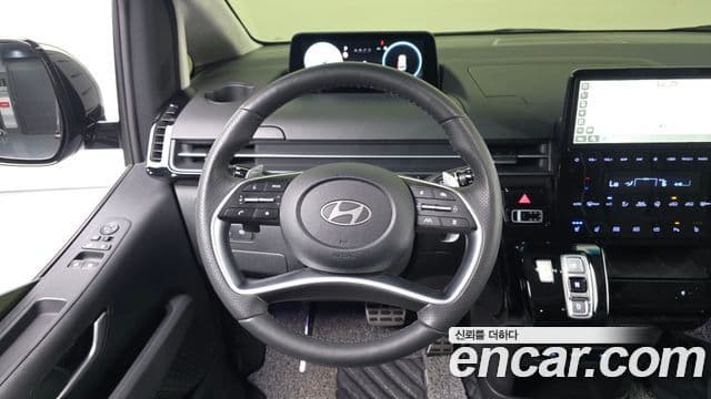 Hyundai Staria 2025 — ფოტო 14/20
