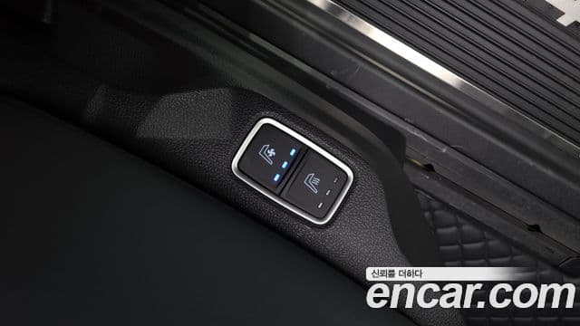 Hyundai Staria 2025 — ფოტო 19/20