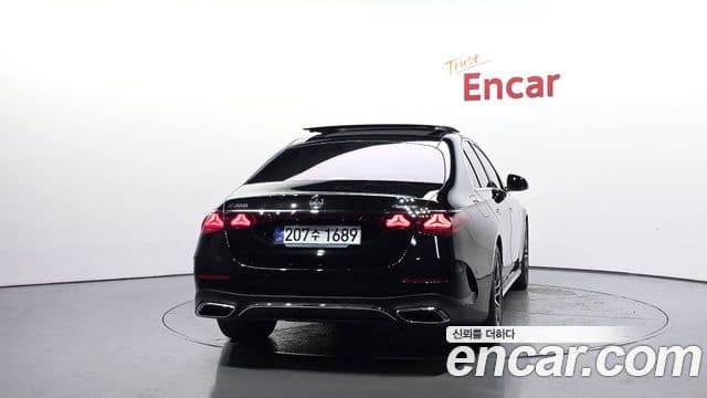 Mercedes-Benz E-Class 2025 — ფოტო 4/20