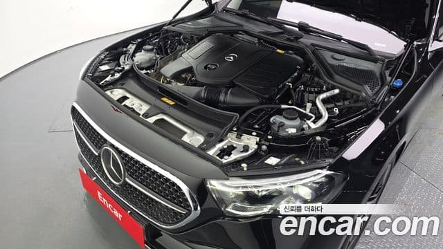 Mercedes-Benz E-Class 2025 — ფოტო 6/20
