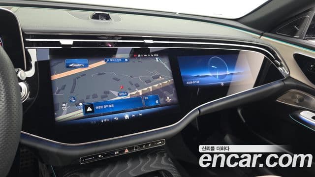 Mercedes-Benz E-Class 2025 — ფოტო 15/20