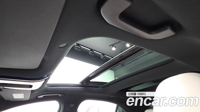 Mercedes-Benz E-Class 2025 — ფოტო 17/20