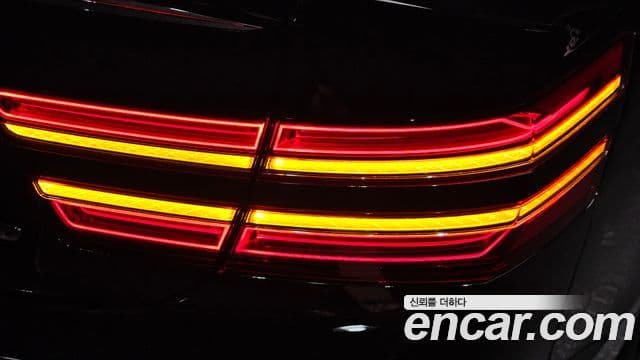 Genesis G80 2022 — Photo 14/30