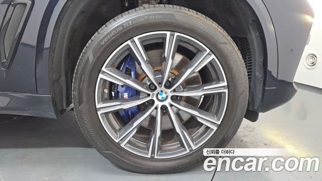 BMW X5 2019 — Photo 3/33
