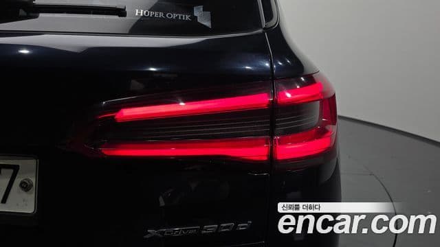 BMW X5 2019 — Photo 24/33