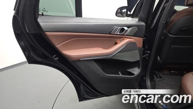 BMW X5 2019 — Photo 23/33