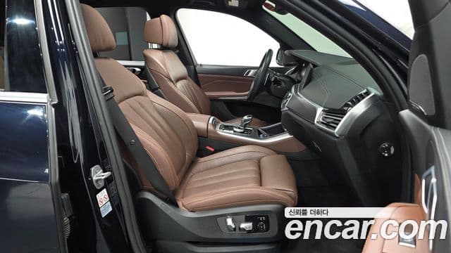 BMW X5 2019 — Photo 32/33