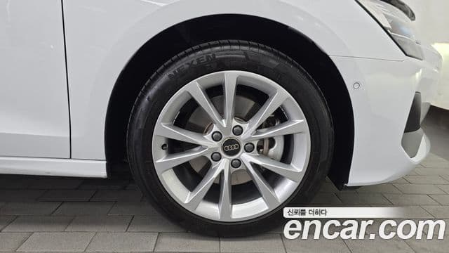 Audi A3 2025 — ფოტო 14/31