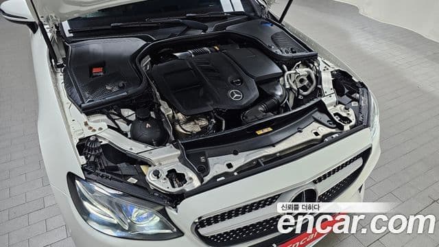 Mercedes-Benz E-Class 2020 — ფოტო 6/20