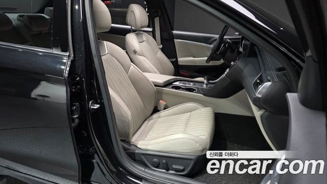 Genesis G70 2022 — Photo 6/20