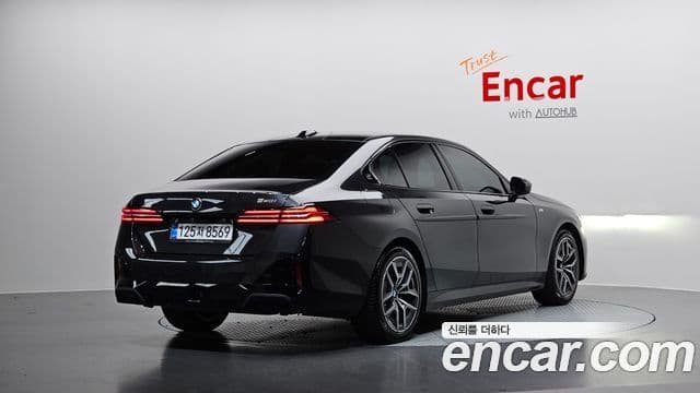 BMW 5 Series 2025 — Şəkil 2/20