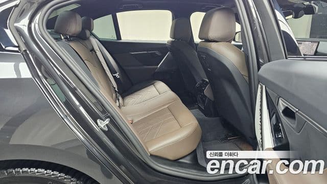 BMW 5 Series 2025 — Şəkil 12/20