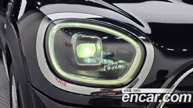 Mini Cooper Countryman 2023 — Photo 4/31
