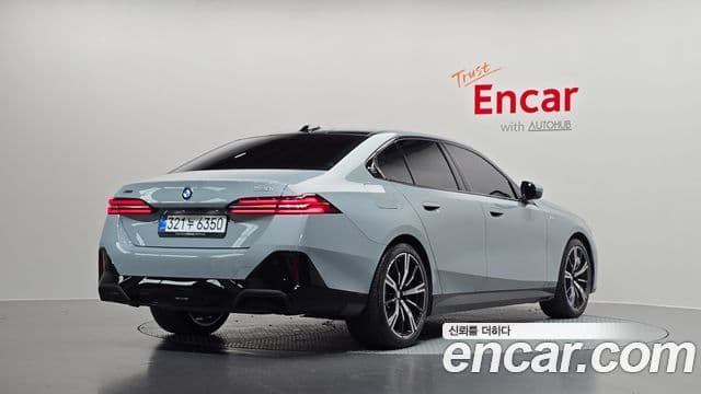 BMW 5 Series 2025 — ფოტო 2/20