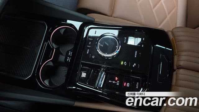 BMW 5 Series 2025 — ფოტო 9/20