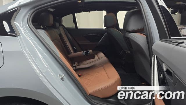 BMW 5 Series 2025 — ფოტო 11/20