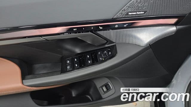 BMW 5 Series 2025 — ფოტო 18/20