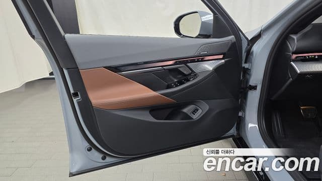 BMW 5 Series 2025 — Photo 3/32