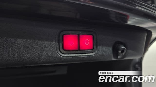 Mercedes-Benz E-Class 2018 — Şəkil 19/20