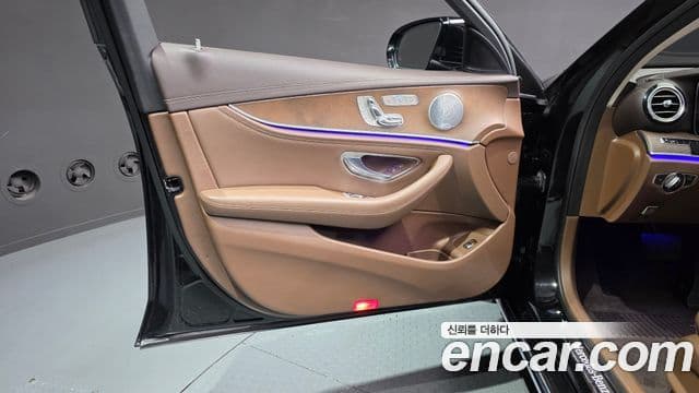 Mercedes-Benz E-Class 2018 — ფოტო 5/32